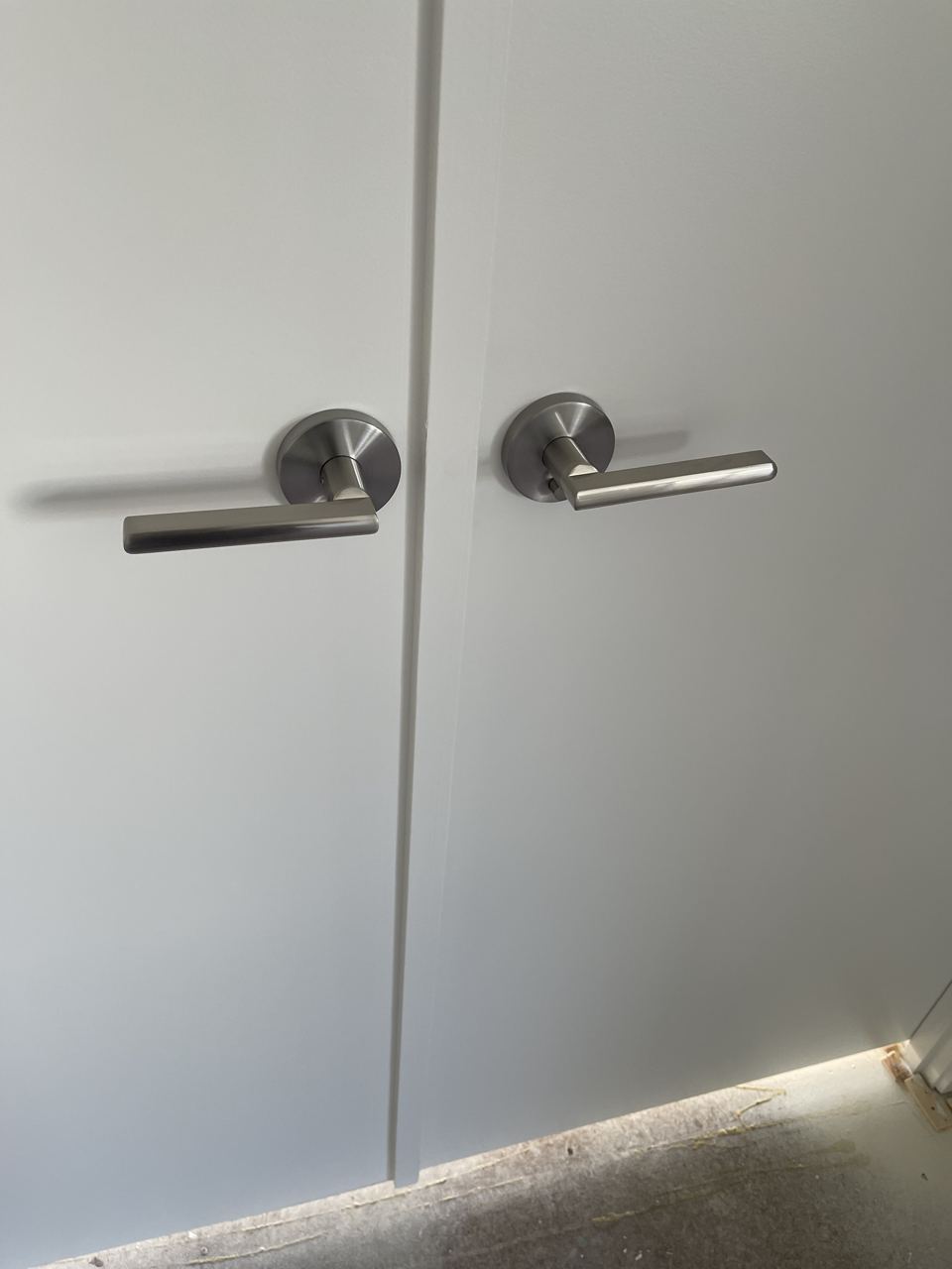 Bathroom vanity & door hardware